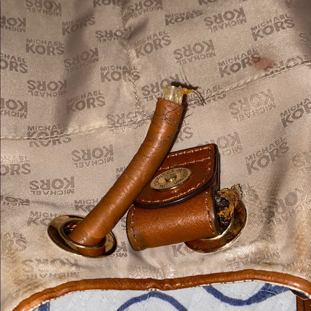 Michael Kors Bag ❌DEFECTIVE❌ - Picture 4 of 5